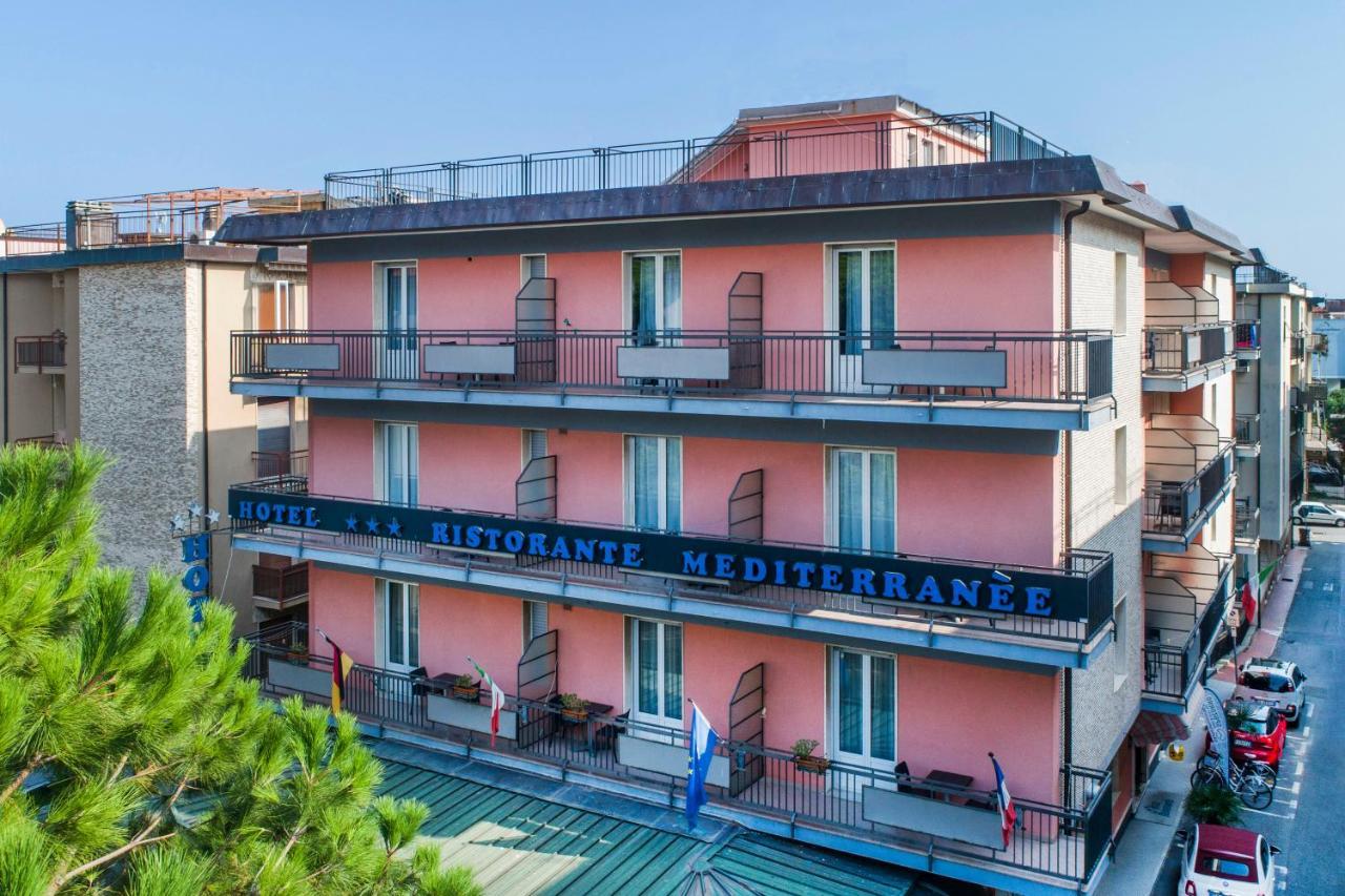 Hotel Mediterranee Spotorno Bagian luar foto