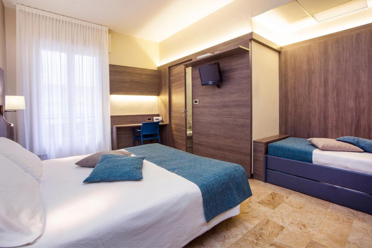 Hotel Mediterranee Spotorno Bagian luar foto