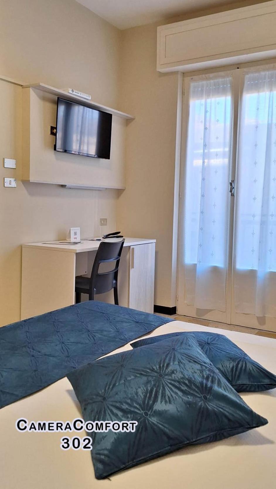 Hotel Mediterranee Spotorno Bagian luar foto