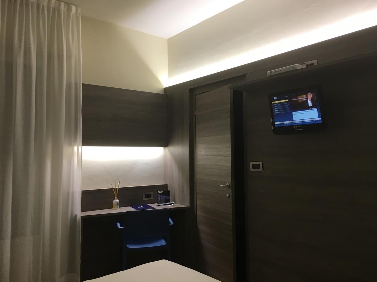 Hotel Mediterranee Spotorno Bagian luar foto
