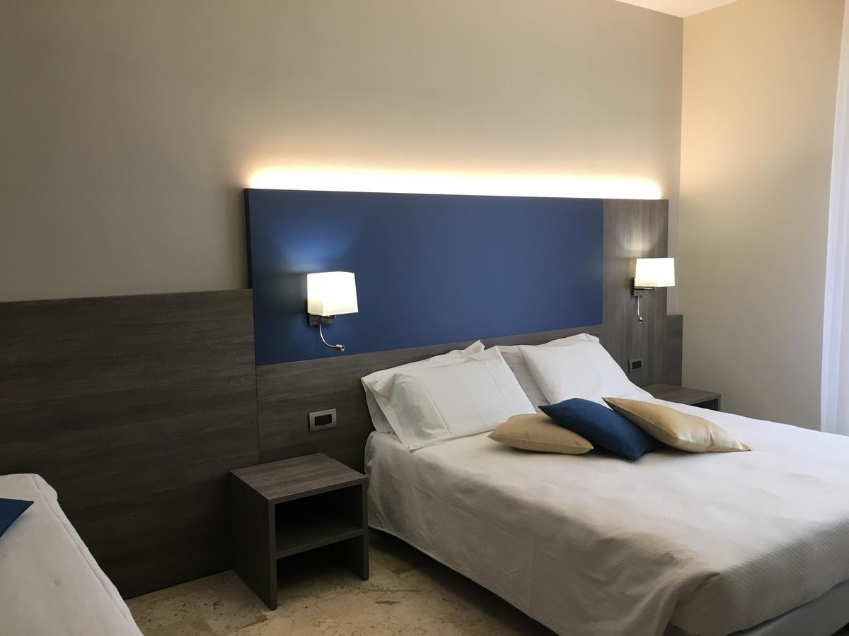 Hotel Mediterranee Spotorno Bagian luar foto